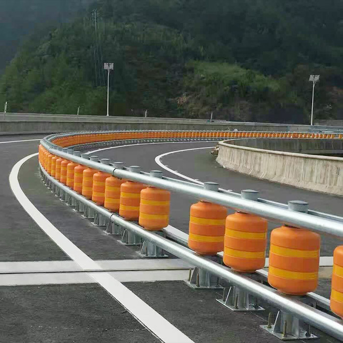 高速路防撞轉桶